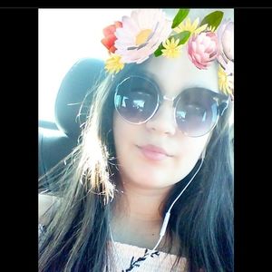 Meet your Posher, Elida